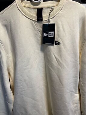 New Era Men’s Light Cream Crewneck Sweatshirt
